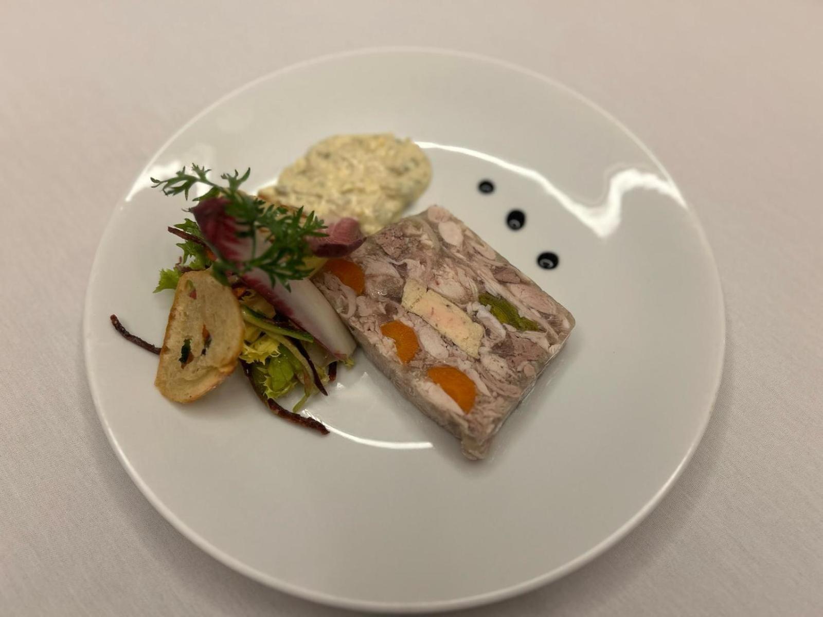 Le Victor Hugo - Et Restaurant - Logis