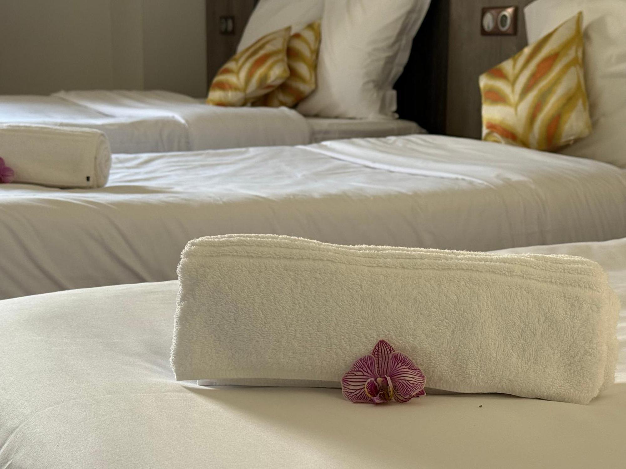 Le Victor Hugo - Et Restaurant - Logis 2*