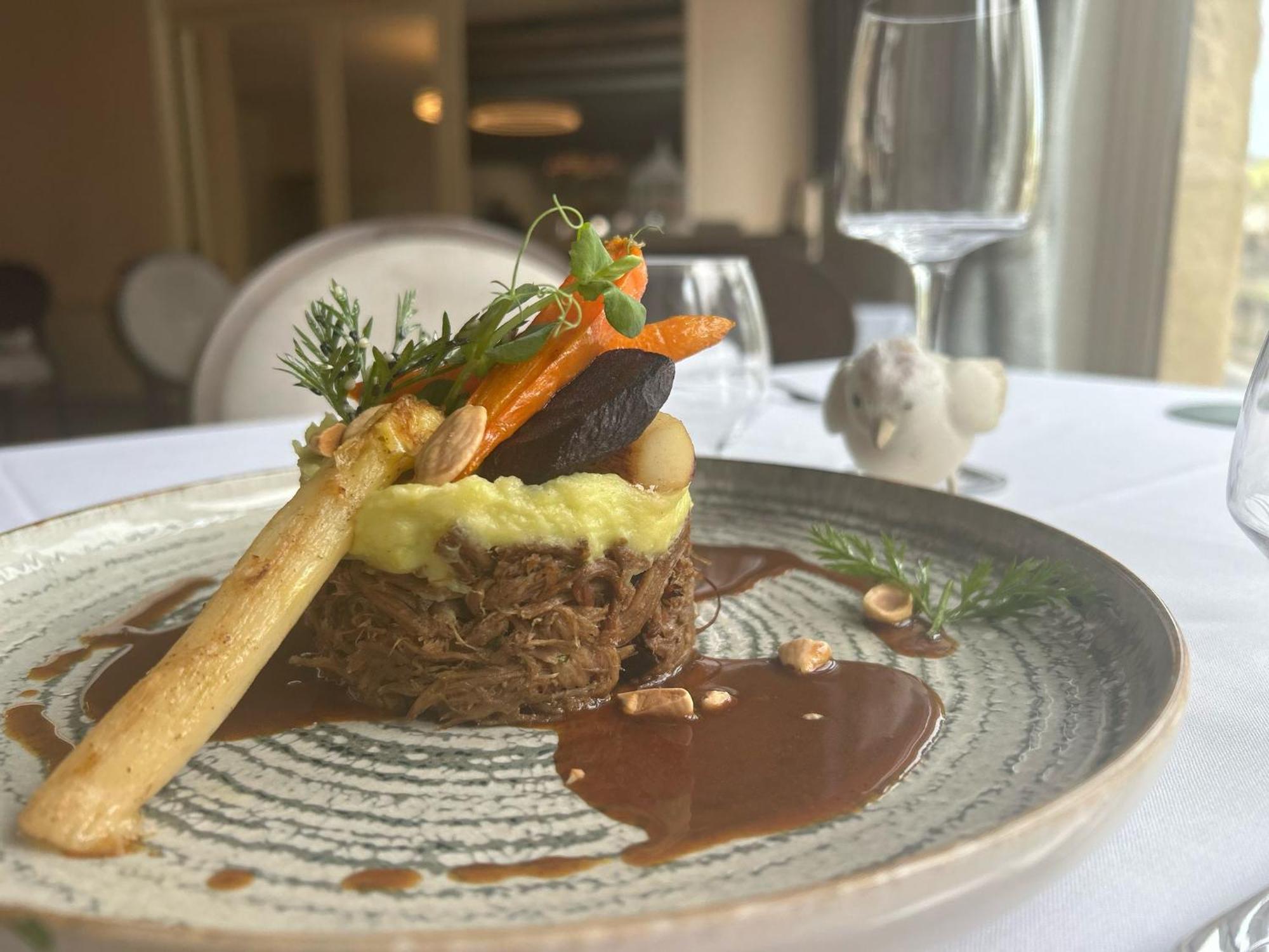 Le Victor Hugo - Et Restaurant - Logis 2* Saint-Cere