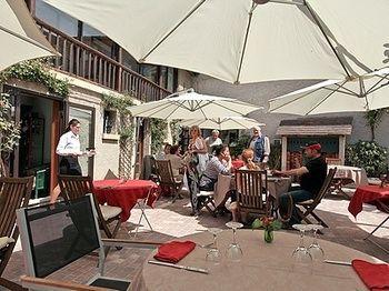Le Victor Hugo - Et Restaurant - Logis Saint-Cere