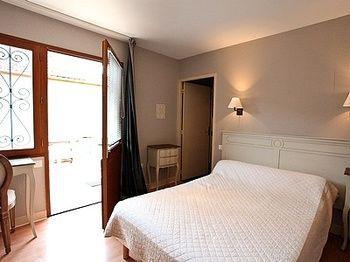 Le Victor Hugo - Et Restaurant - Logis 2* Saint-Cere