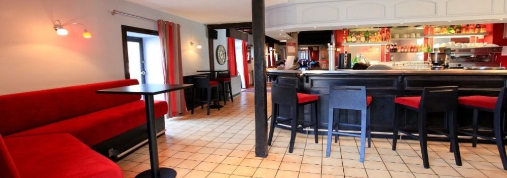 Le Victor Hugo - Et Restaurant - Logis Hotel 2*
