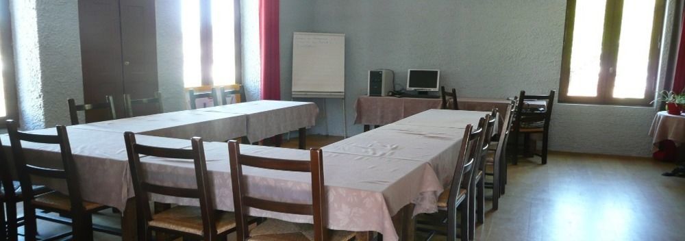 Le Victor Hugo - Et Restaurant - Logis 2* Saint-Cere