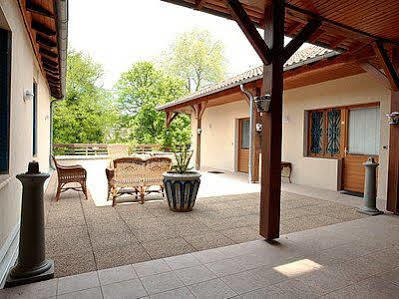 Le Victor Hugo - Et Restaurant - Logis 2* Saint-Cere
